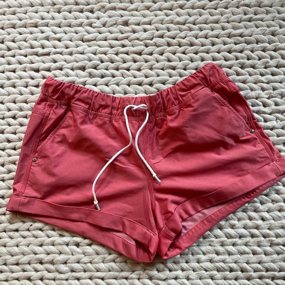 LULULEMON | Shorts